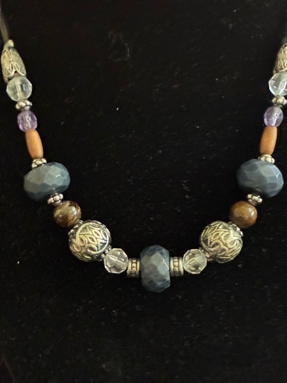 Lia Sophia EUC Necklace Blue
Sodalite Stone Wood Bead
Leather Cord Silver Tone - Picture 3 of 12